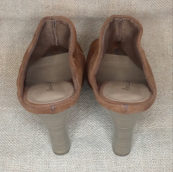 American Eagle Tan Camel Suede Open Toe Mules Clogs 4" Wood Heel Size 6 - Picture 8 of 14